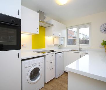 2 bedroom semi-detached bungalow to rent - Photo 6