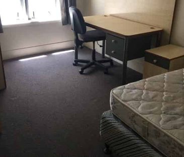 Easy Living in the City - Ideal for Students - Photo 1