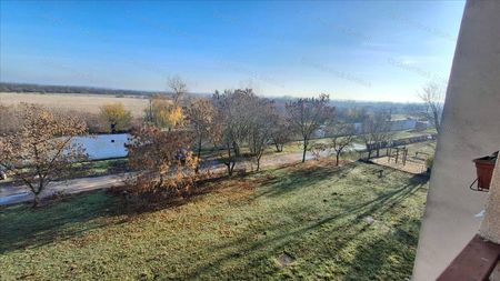 Kiadó jó állapotú lakás - Szolnok - Fotó 4