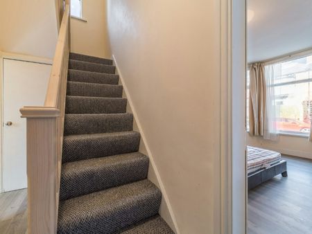 Terraced House to rent on - Photo 4