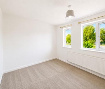 2 bedroom semi-detached house to rent - Photo 3