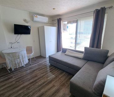 Modern studio on the Southport Broadwater! - Photo 6