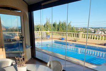 Villa for rent with 3 bedrooms and pool in Calpe for the winter season.