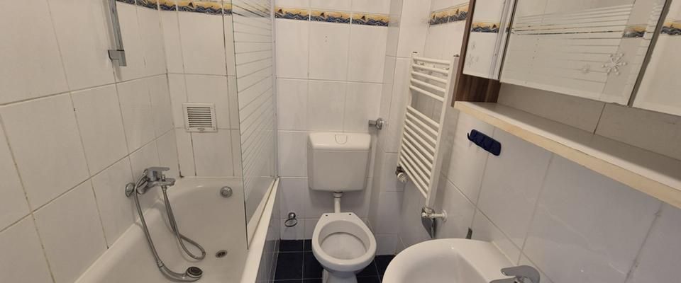 Große Wohnung im DG zentral in Duissern! - Photo 1