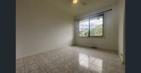 2-Bedroom Unit with Large Front Garden - Photo 4