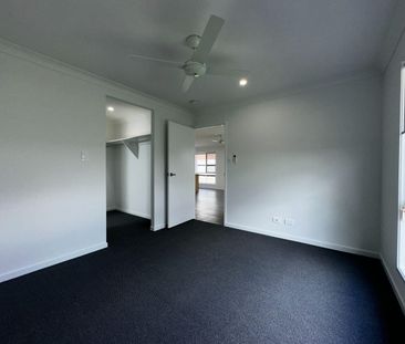 Family-Friendly Living in a Prime Estate - Photo 5