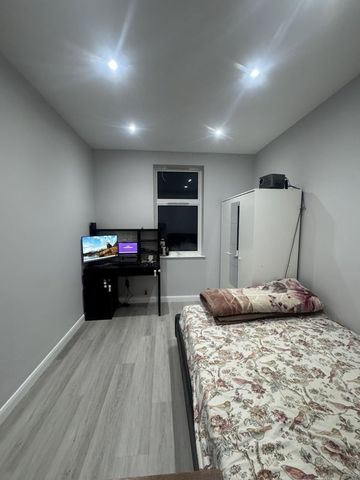 Room in a Shared House, Pinner Road, HA1 - Photo 2