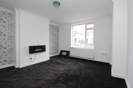 3 bedroom semi-detached house to rent - Photo 3