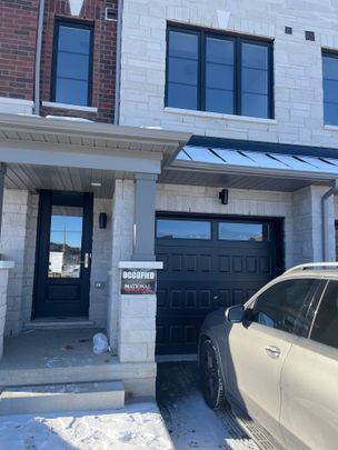 For Lease - 5993 Saigon Street, Mississauga, Ontario - Photo 1