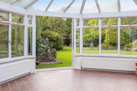 6 bedroom detached house to rent - Photo 2