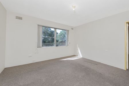 Budget Accommodation, Convenient Location - Photo 4