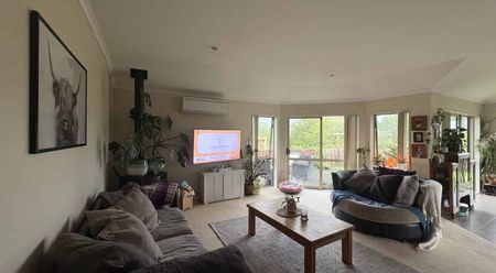 Sunny 3-Bedroom Home in Stunning Ngongotahā - Photo 2