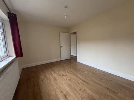 4 bedroom detached house to rent - Photo 3