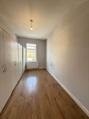 3 bedroom flat to rent - Photo 3