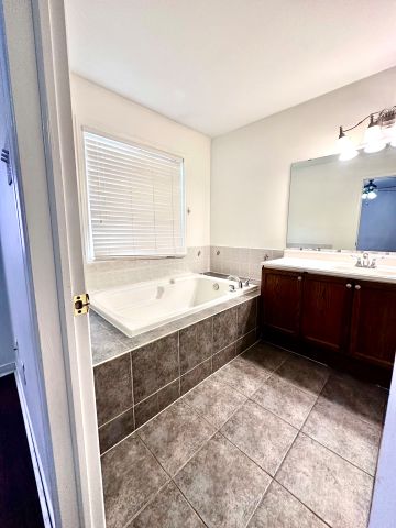 For Lease - 13 Rockgarden Trail, Brampton, Ontario - Photo 5