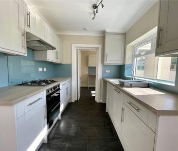 4 bedroom detached house to rent - Photo 2