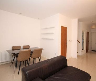 4 bedroom terraced house to rent - Photo 5