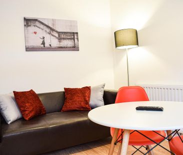 1 bedroom flat to rent - Photo 2