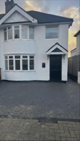 4 bedroom detached house to rent - Photo 2