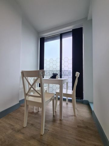 1 bedroom in a flat share to rent - Photo 4