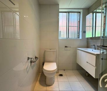 Ground Floor 2 Bedroom Unit&excl; - Photo 3