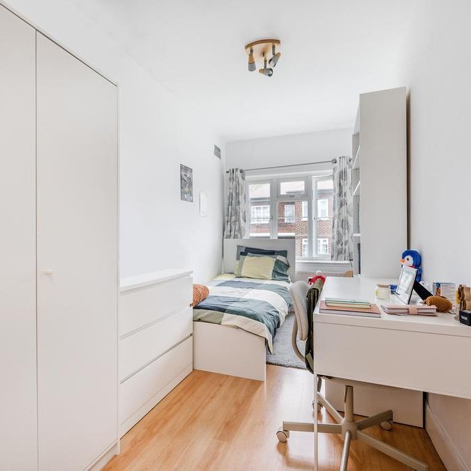 3 bedroom flat to rent - Photo 1