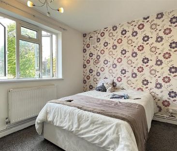 3 bedroom apartment to rent - Photo 4