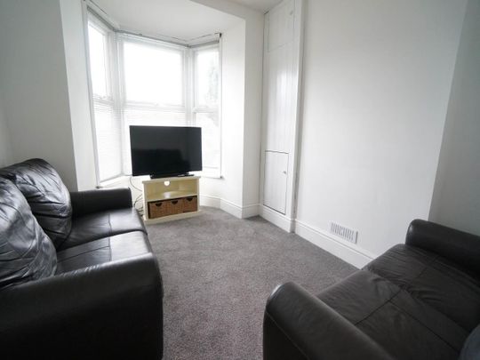 201 Caernarfon Road - Photo 1