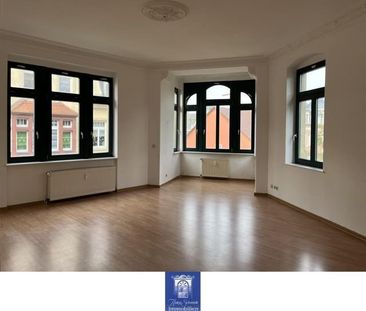 GroÃzÃ¼gige und individuelle Wohnung! Balkon, Erker, Tageslichtbad... - Photo 1