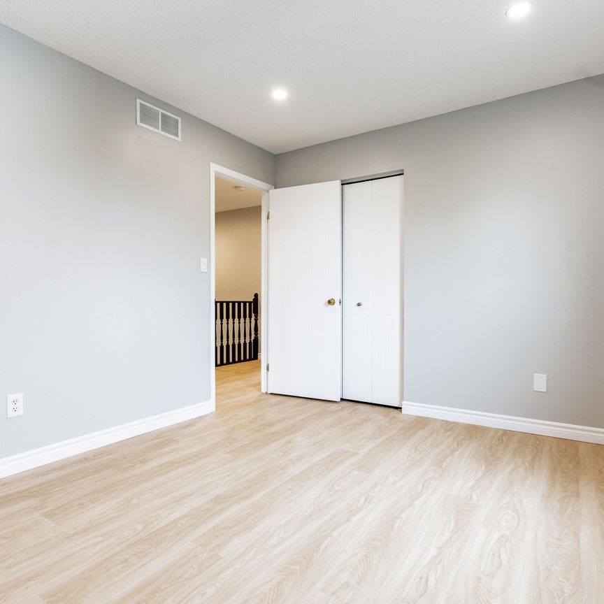 For Lease - 48 White Sands Court Unit# Upper, Kitchener, Ontario - Photo 1