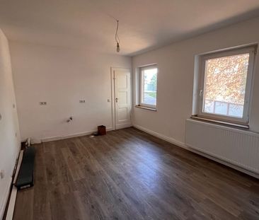 Komplett renovierte, wunderschöne 2,5-Zimmer-Altbauwohnung mit 2 Ba... - Photo 3