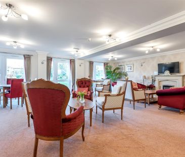 Greenacres Lodge, Warlingham, Surrey - Photo 1