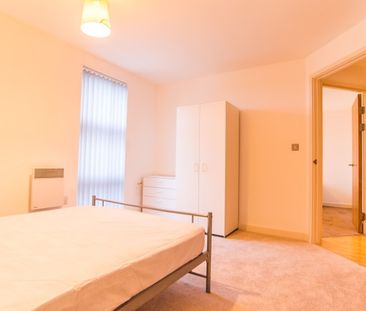 2 Bed Flat, Masson Place, M4 - Photo 3