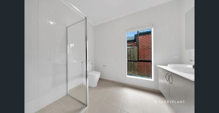 Stunning Newly Constructed 5-Bed Family Home APPLICATION CODE: BP23 - Photo 2