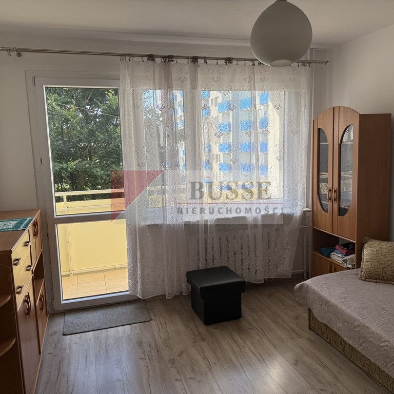 Kawalerka z balkonem w bloku z windą - Zdjęcie 1