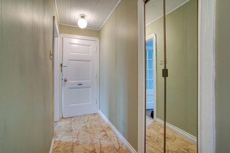 For Lease - 9 Thirty Eighth Street, Toronto, Ontario - Photo 2