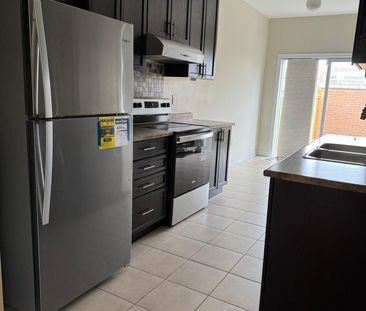 For Lease - 100 Lanark Circle Unit# #1 (Main & 2nd Floor), Brampton, Ontario - Photo 3