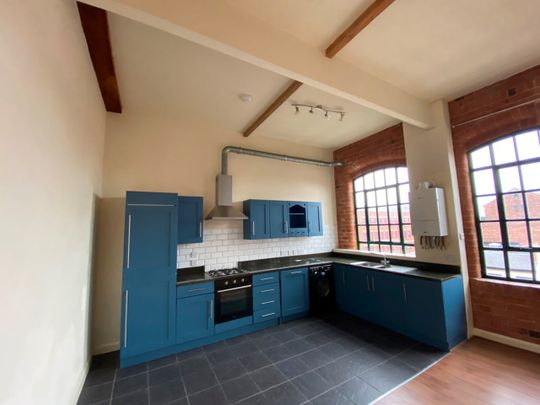 2 Bed Flat, Raleigh Square, NG7 - Photo 1