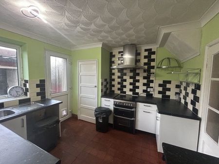 Farnborough Road, Clifton, NG11 8HN, Property for rent - Photo 3