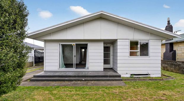 Spacious & Sunny Home in Outer Kaiti - Photo 1