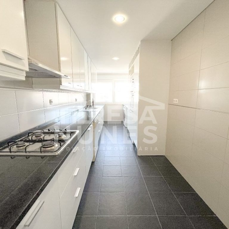 3 room luxury Flat for rent in Pedralvas, Lisbon - Photo 1