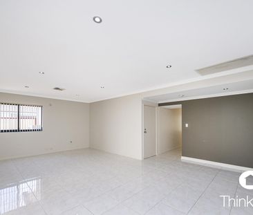 Modern Townhouse - Photo 4