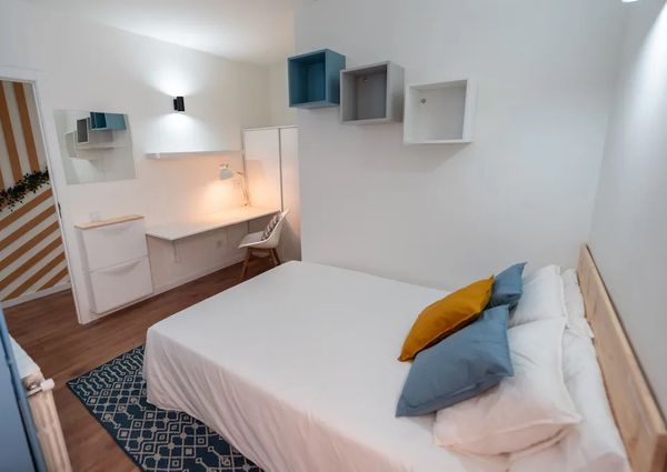 Ronda de Sant Pere, Barcelona, Catalonia 08010