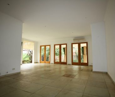 WALKING DISTANCE TO CHADSTONE SHOPPING CENTRE - Photo 6