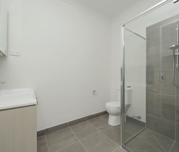 Nothing to do just move in! - Photo 6