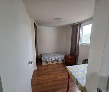 For Lease - 63 Wiggens Court, Toronto, Ontario - Photo 5