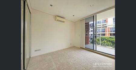 Modern Two Bedroom Apartment - Photo 3