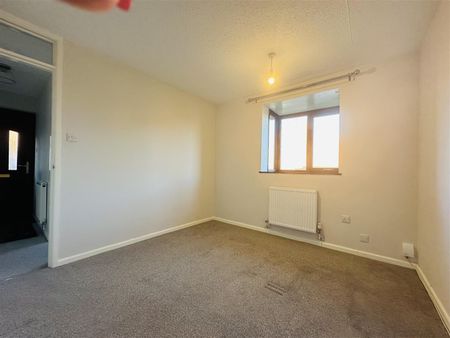 Churchdale Close, Nuneaton, CV10 - Photo 4