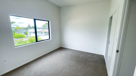 Unit 8, 2 Stokes Avenue, Te Atatu Peninsula, Auckland - Photo 2