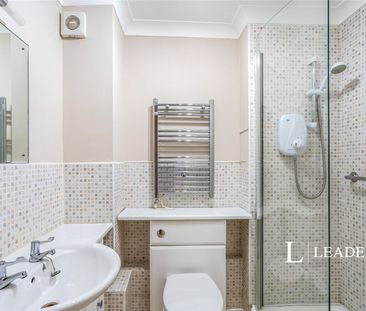 2 bedroom apartment to rent Villa Plage, 154-160 Elmer Road, Bognor... - Photo 2